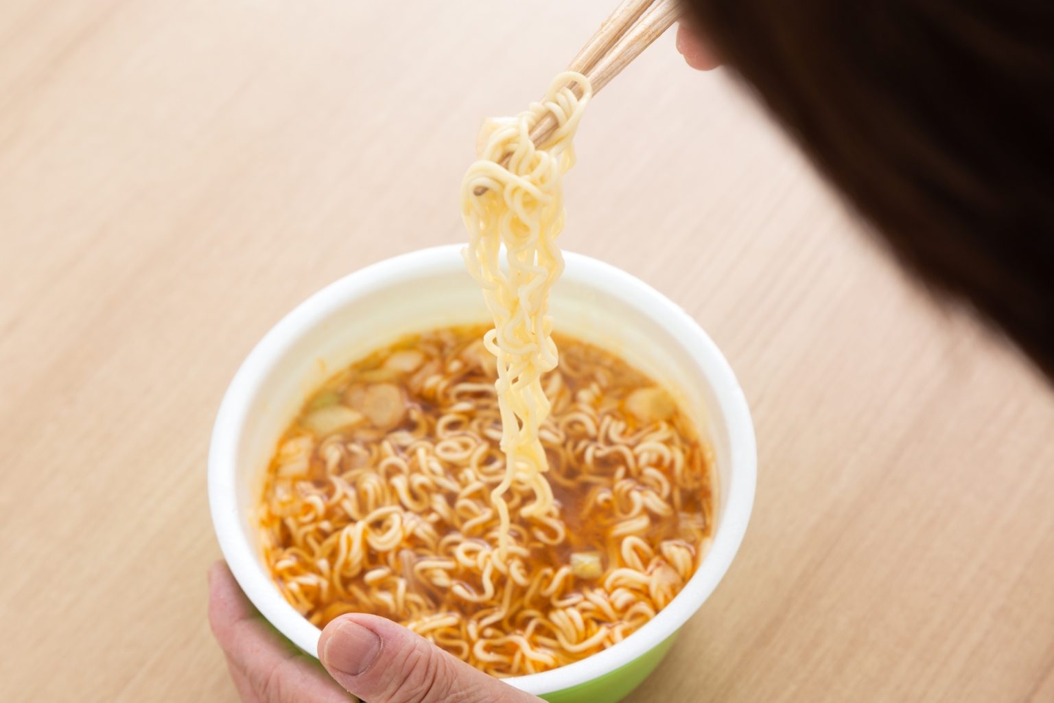 食べ過ぎ危険　カップラーメンなど